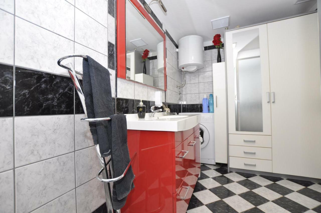 Apartment Toya Slatine Exteriér fotografie