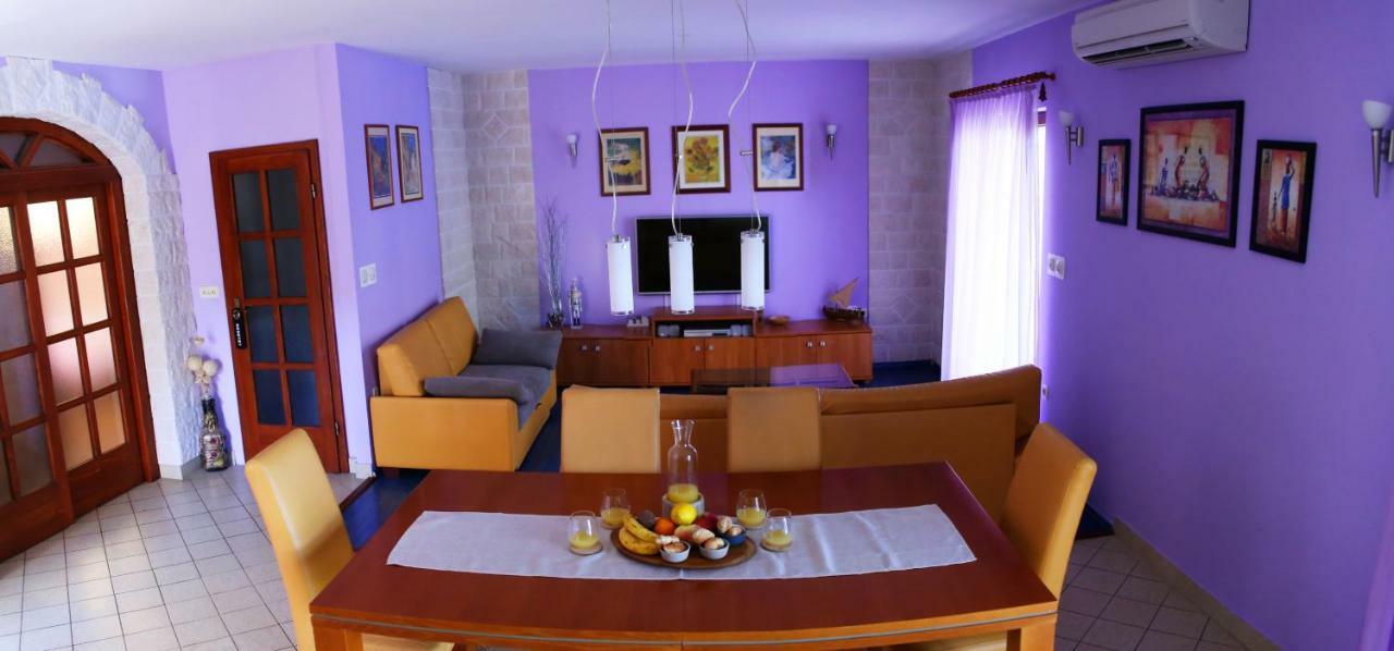 Apartment Toya Slatine Exteriér fotografie