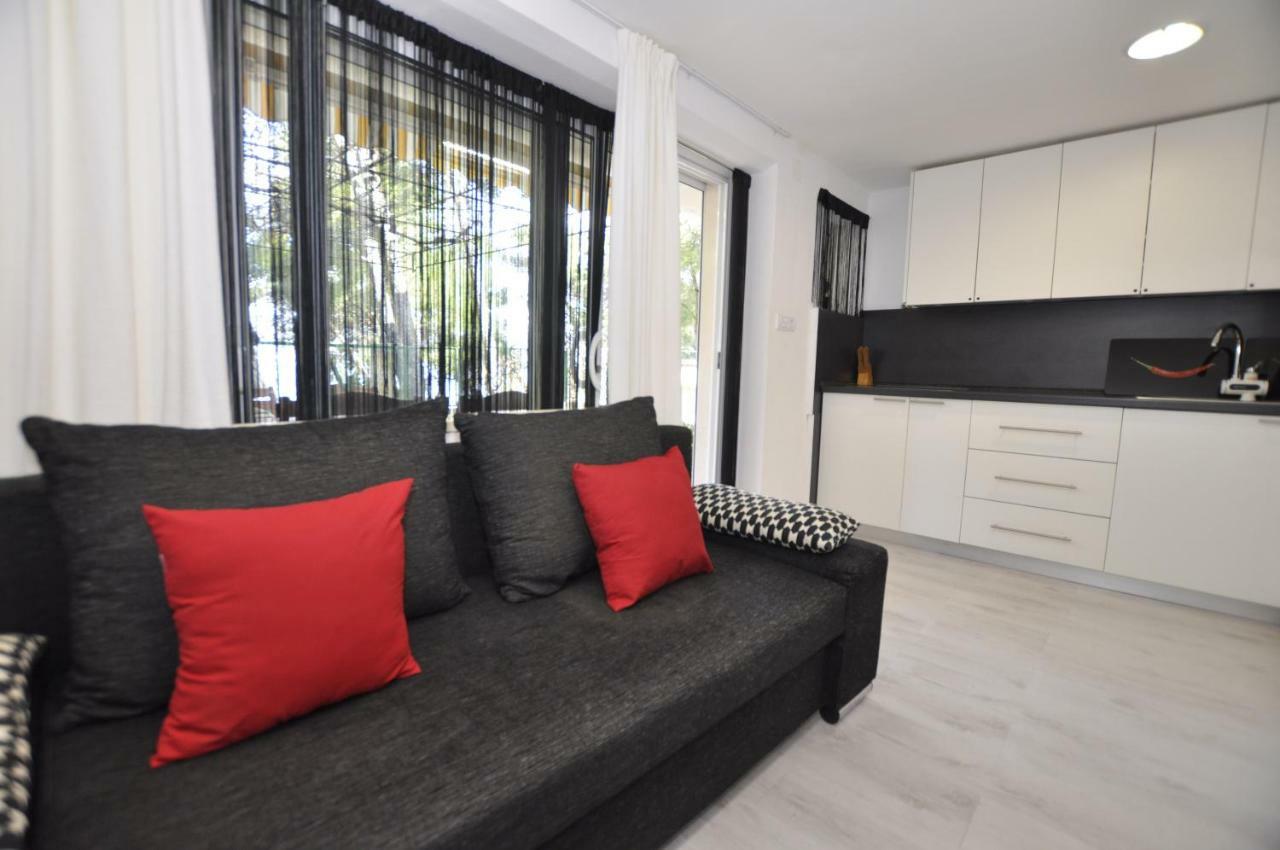 Apartment Toya Slatine Exteriér fotografie